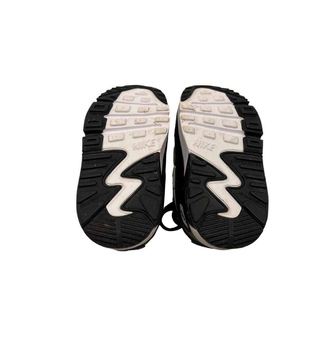 NIKE - Basket noires - 19.5