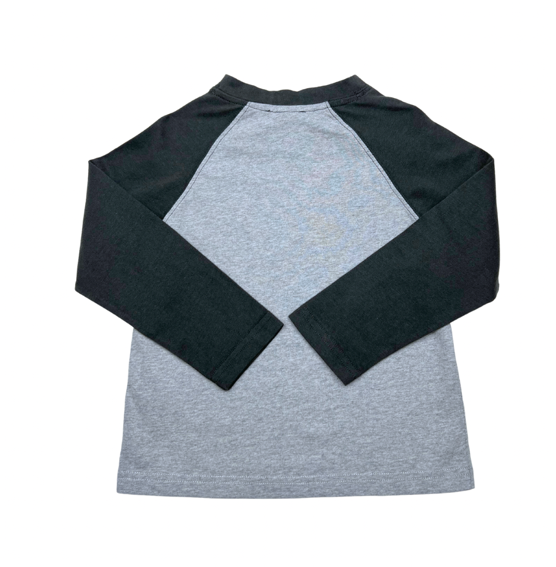 HUNDRED PIECES - Dickes Waffel-T-Shirt - 4 Jahre