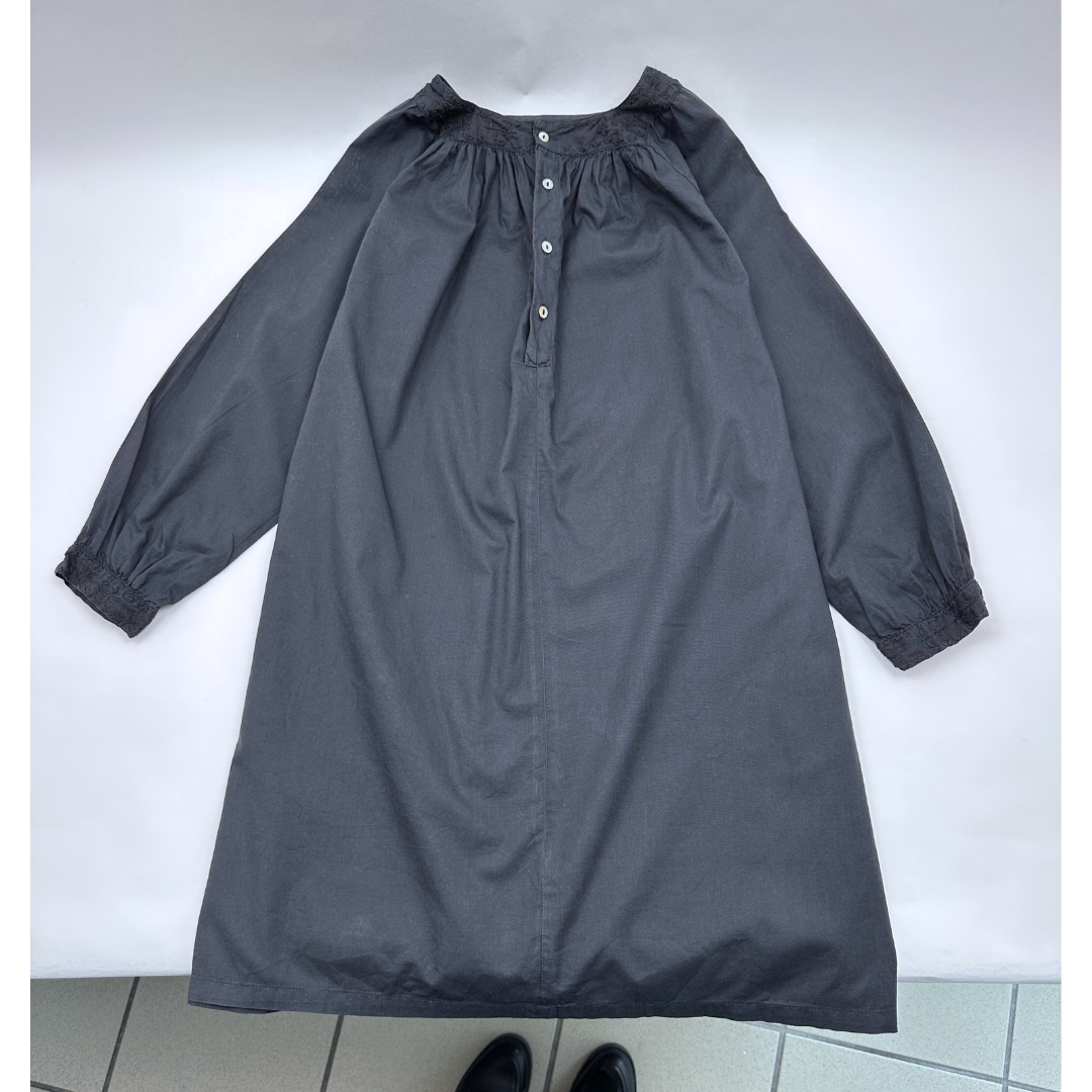 BONTON - Robe noire col brodé - 8 ans