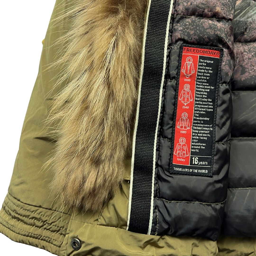 FREEDOMDAY - Inuit parka with khaki fur - 16 years