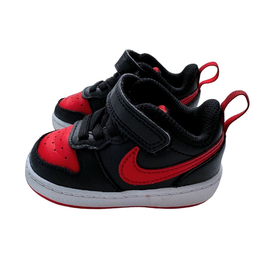 NIKE - Baskets rouges, noires et blanches - 19,5