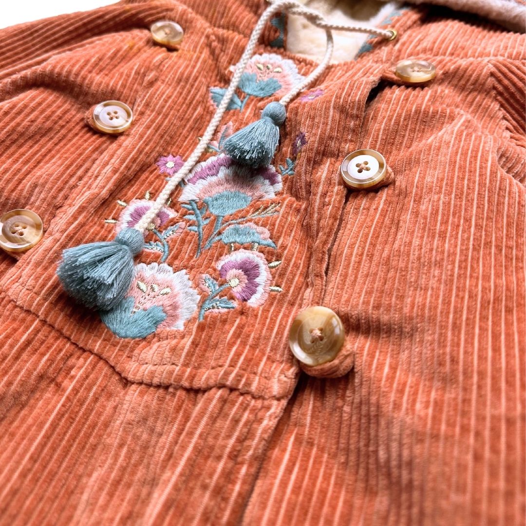 LOUISE MISHA - Manteau fourré en velours rose et broderies - 10 ans