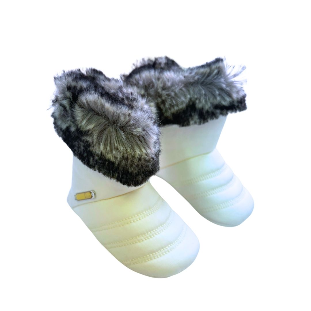 BABY DIOR – Ecrufarbene Pelzpantoffeln – 19