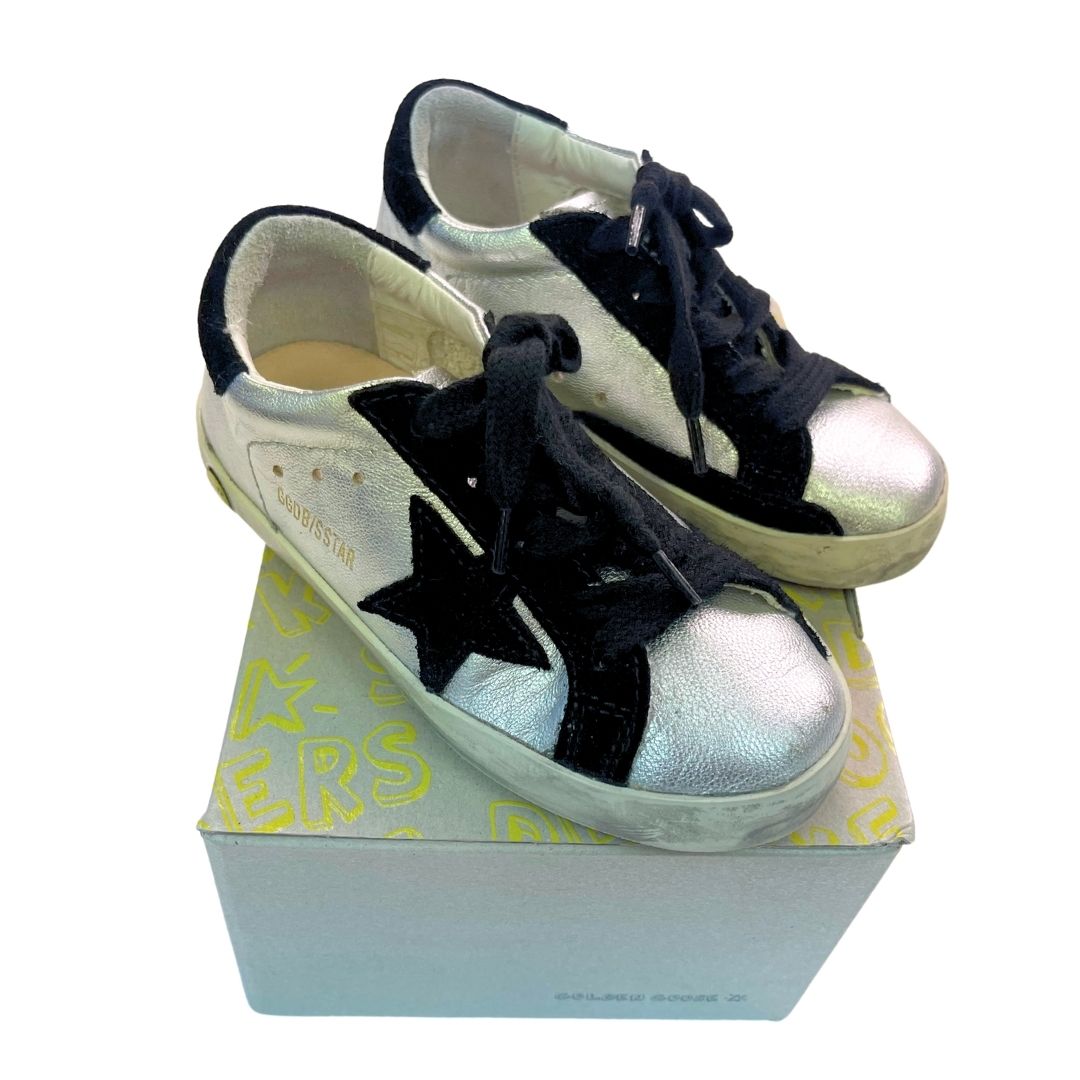 GOLDEN GOOSES - Silberne und schwarze Sneakers - Größe 25