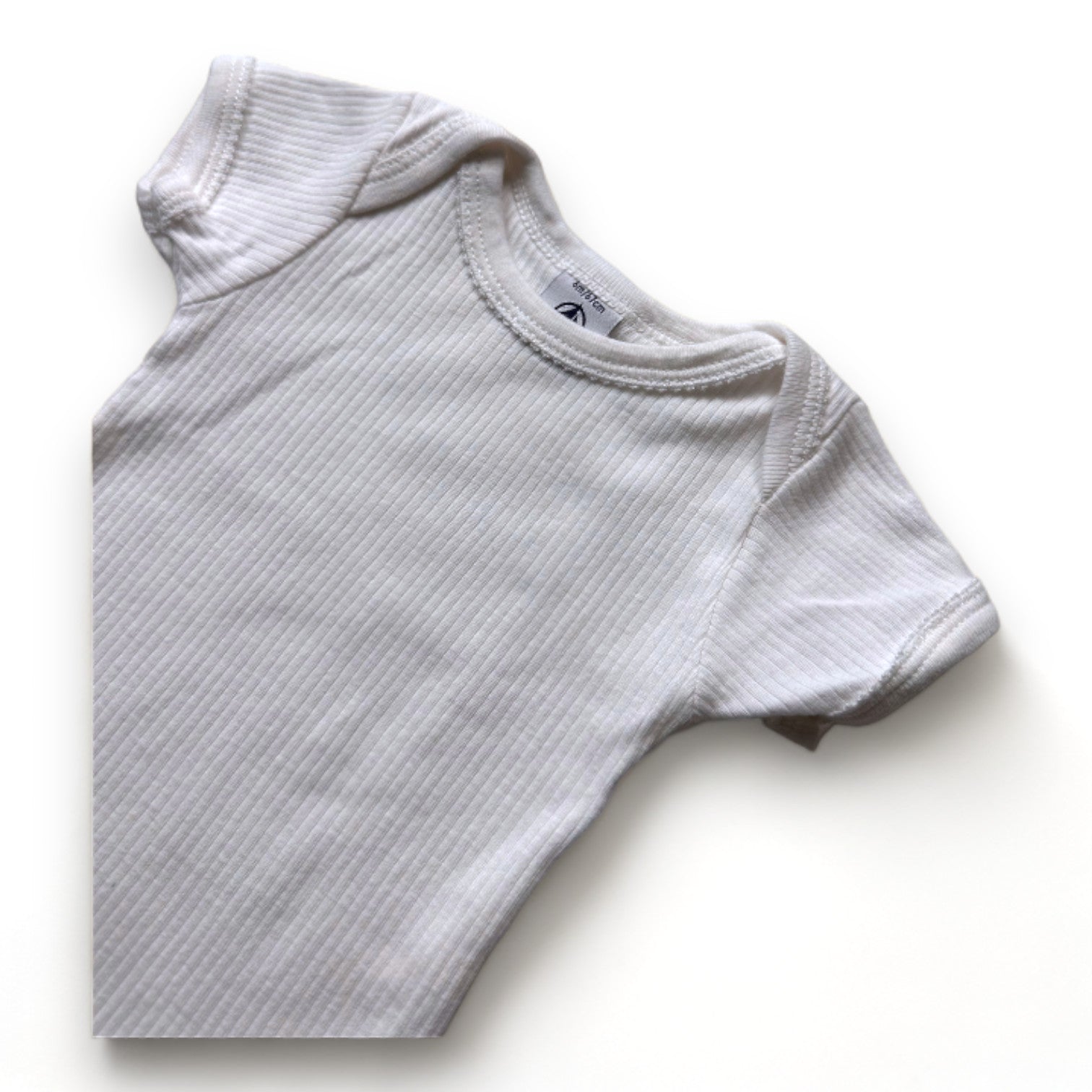 PETIT BATEAU - Weißer Kurzarm-Body - 6 Monate