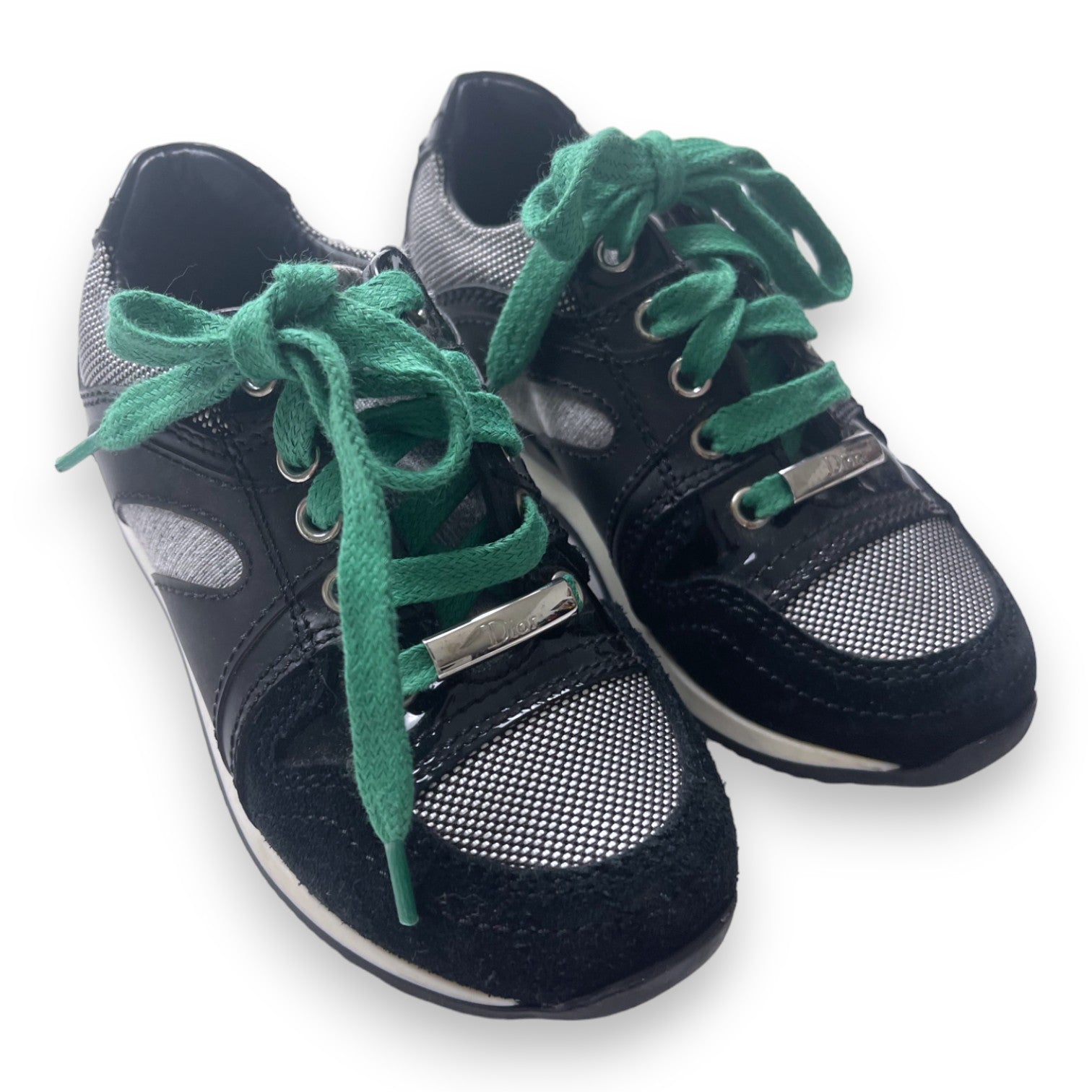 DIOR - Schwarze Sneakers mit grünen Schnürsenkeln - 24