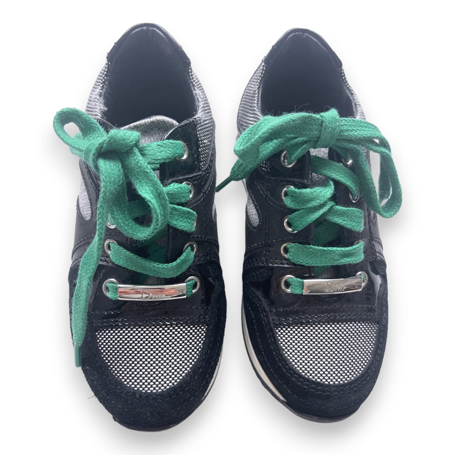 DIOR - Schwarze Sneakers mit grünen Schnürsenkeln - 24