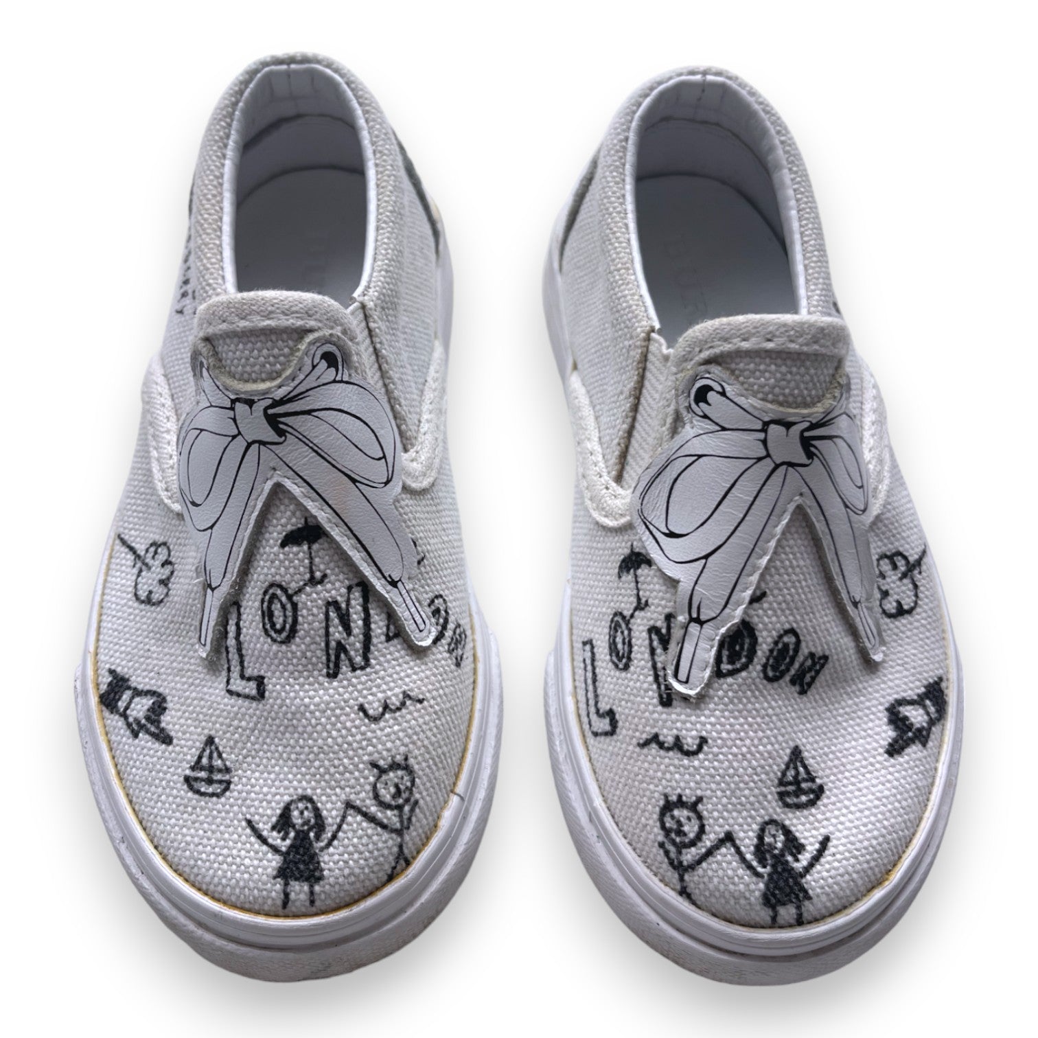 BURBERRY - Weiße gemusterte Slipper - 23