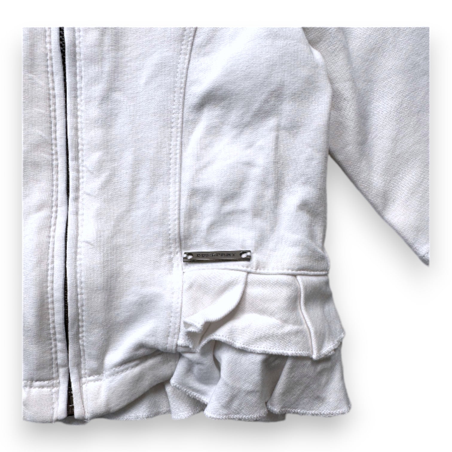 BURBERRY - Gilet blanc zippé avec volants - 6 mois