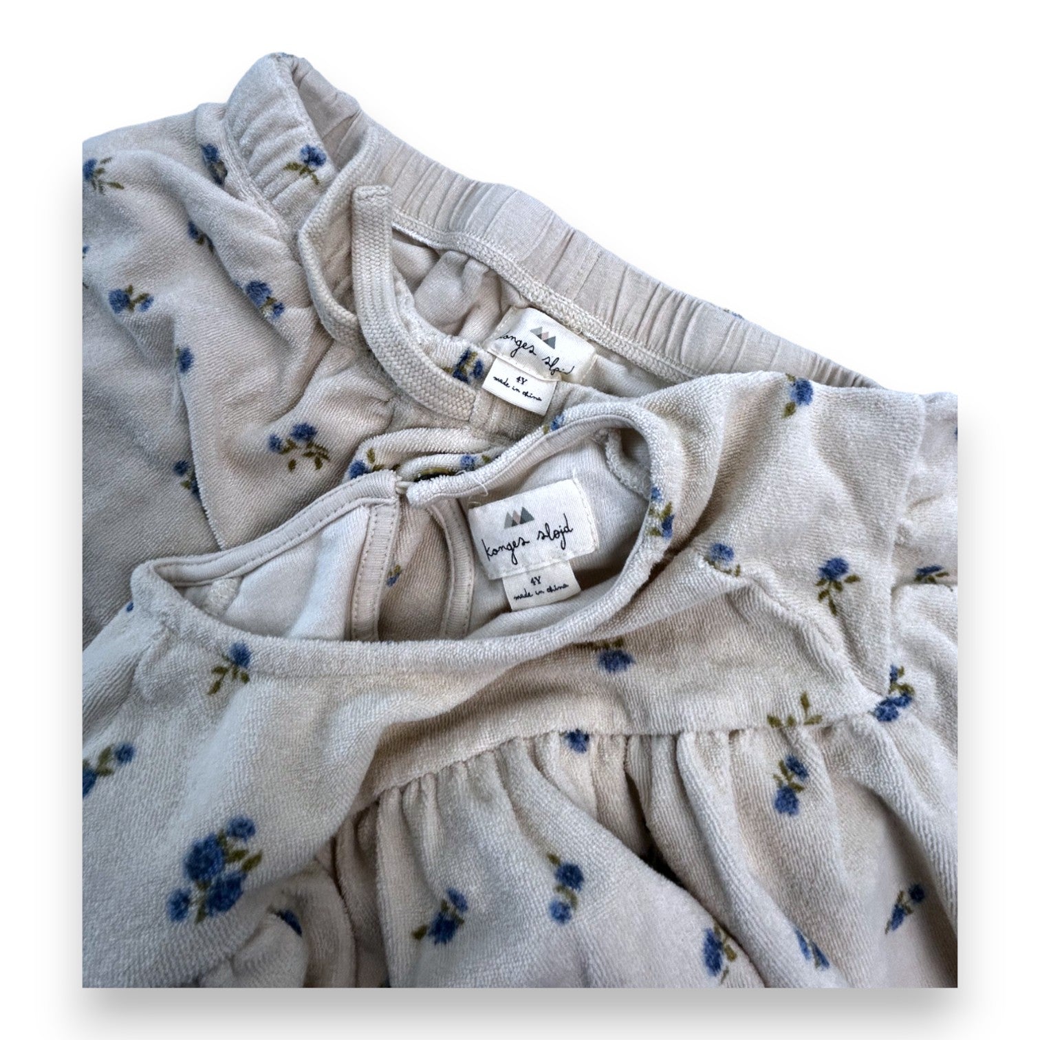 KONGES SLOJD - Beiges Set mit Blumenmuster - 4 Jahre