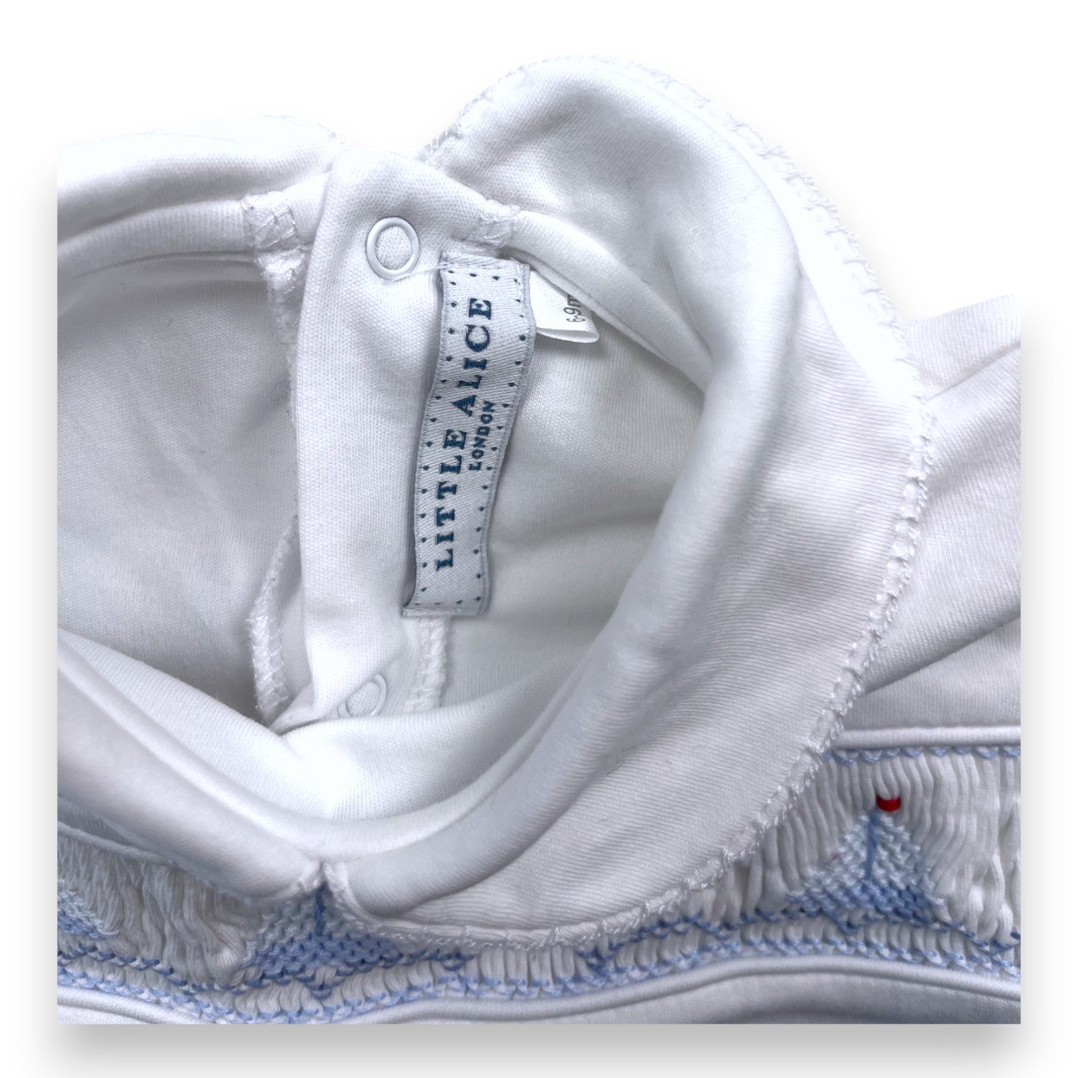 LITTLE ALICE - Weißer Pyjama mit Details - 6/9 Monate