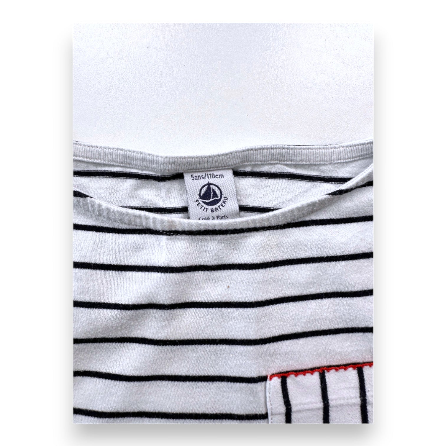 PETIT BATEAU - Weiß gestreiftes T-Shirt - 5 Jahre