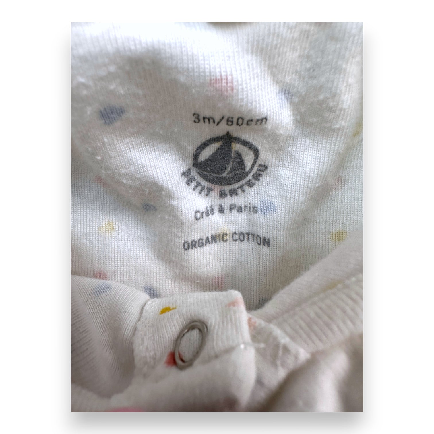 PETIT BATEAU - Weißer Pyjama mit bunten Herzen - 3 Monate