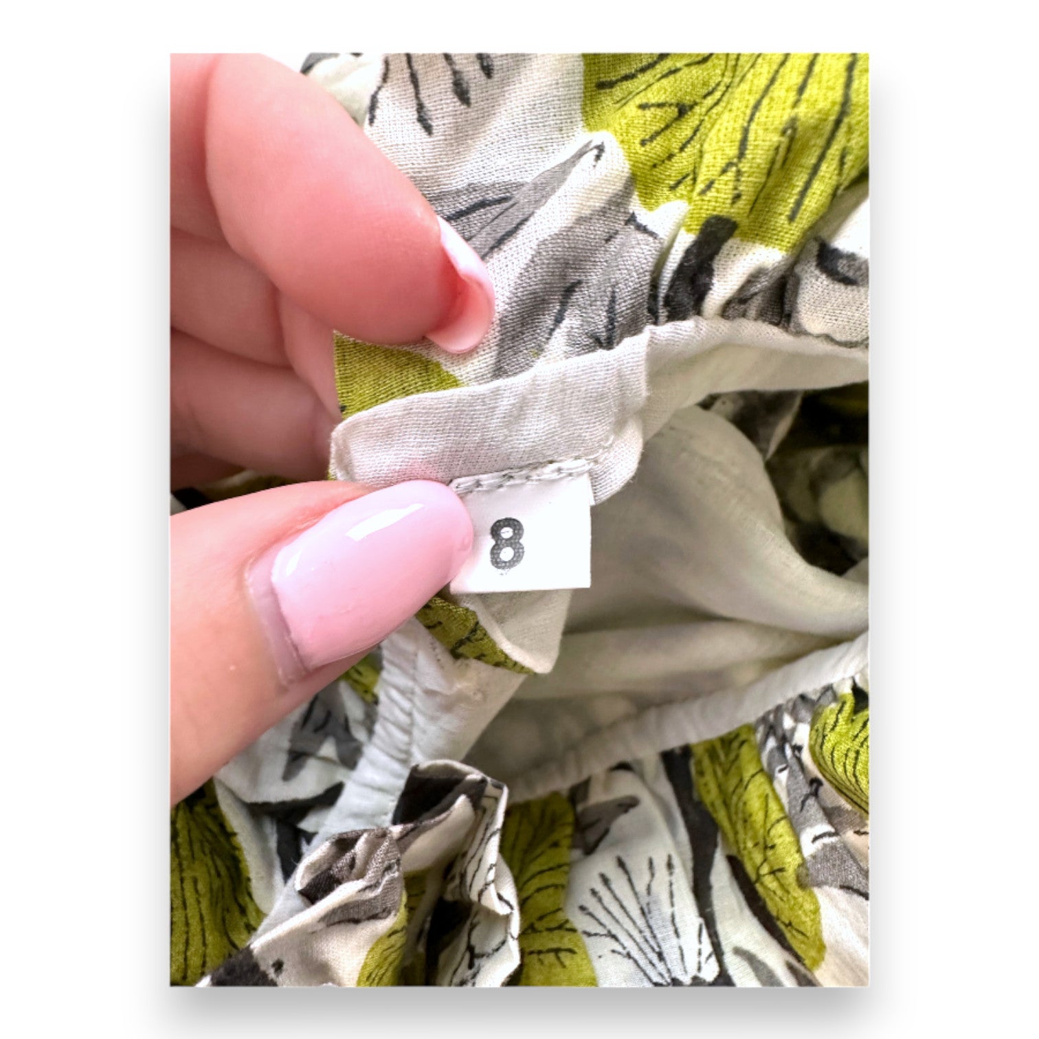 VINTAGE - Weiß-grün gemustertes Kleid - 8 Jahre