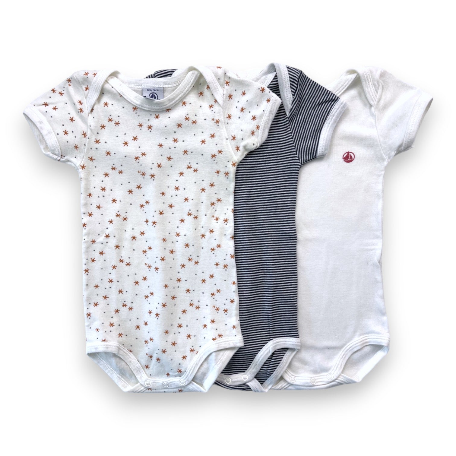 PETIT BATEAU - Set mit 3 gemusterten Bodys - 12 Monate