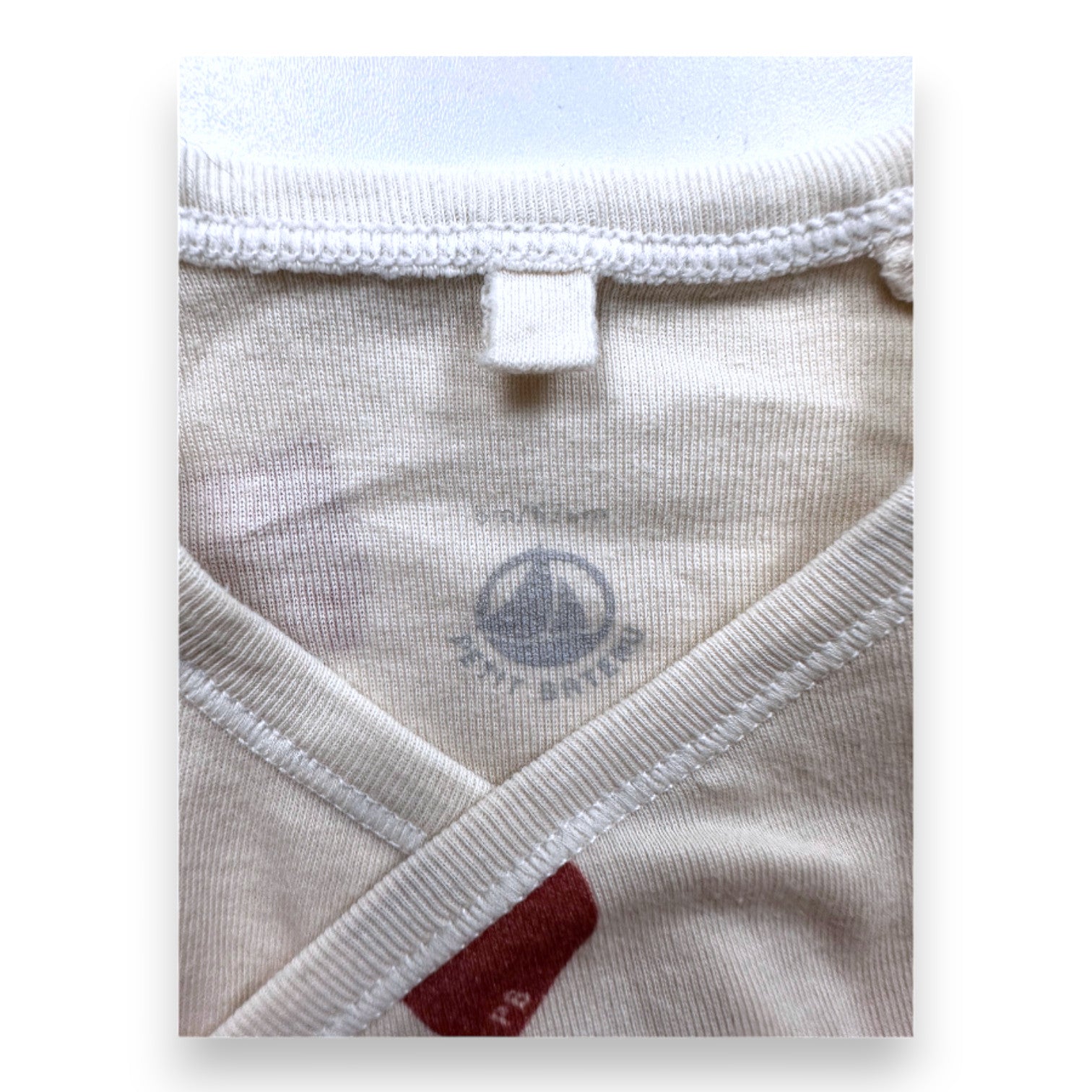 PETIT BATEAU - Beiger Pyjama mit Herzen - 6 Monate