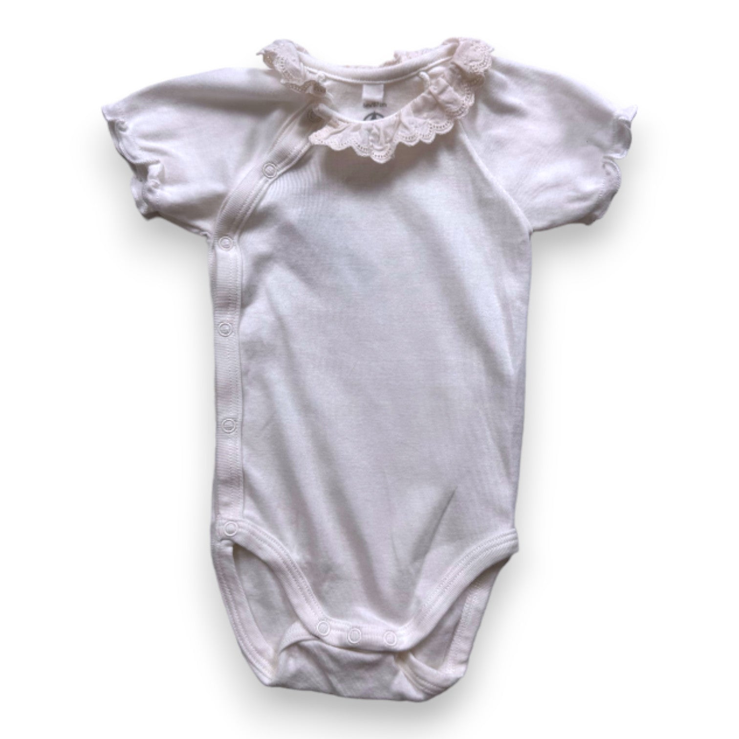 PETIT BATEAU - White bodysuit with ruffled collar - 6 months