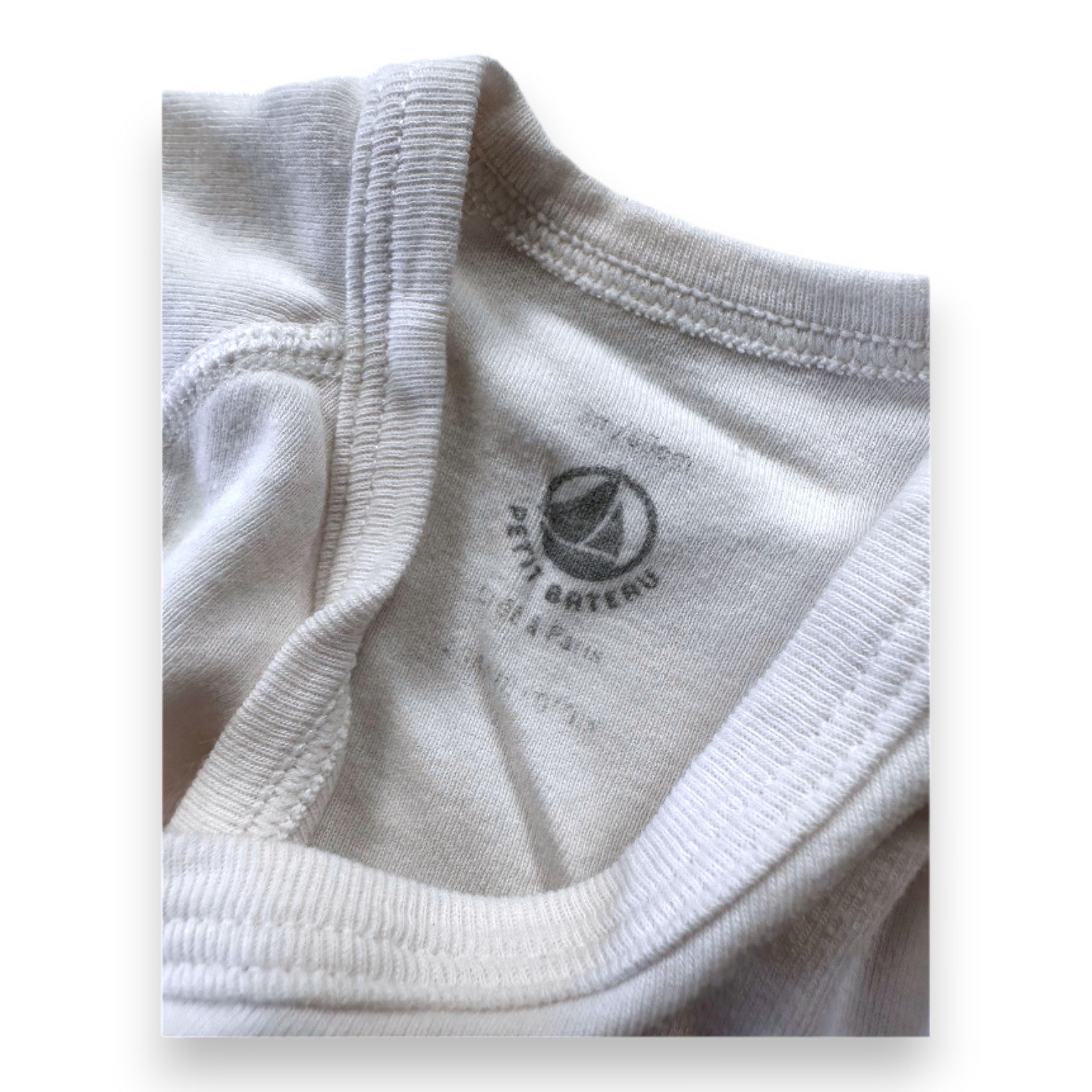 PETIT BATEAU - Set of 3 white bodysuits with hearts - 1 month