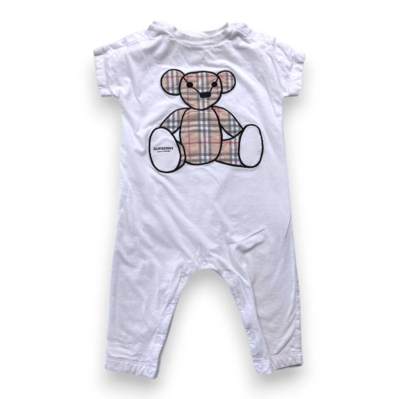 BURBERRY – Weißer Burberry-Bären-Jumpsuit – 18 Monate