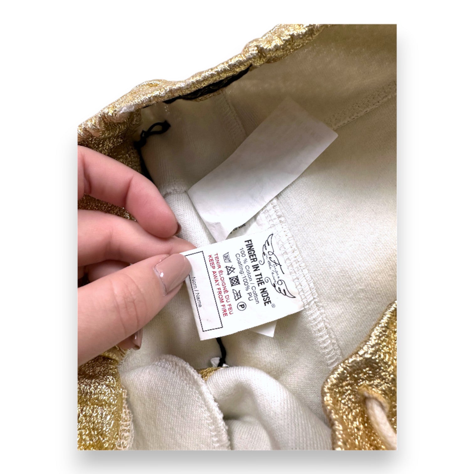 FINGER IN THE NOSE - Golden shorts - 10 years