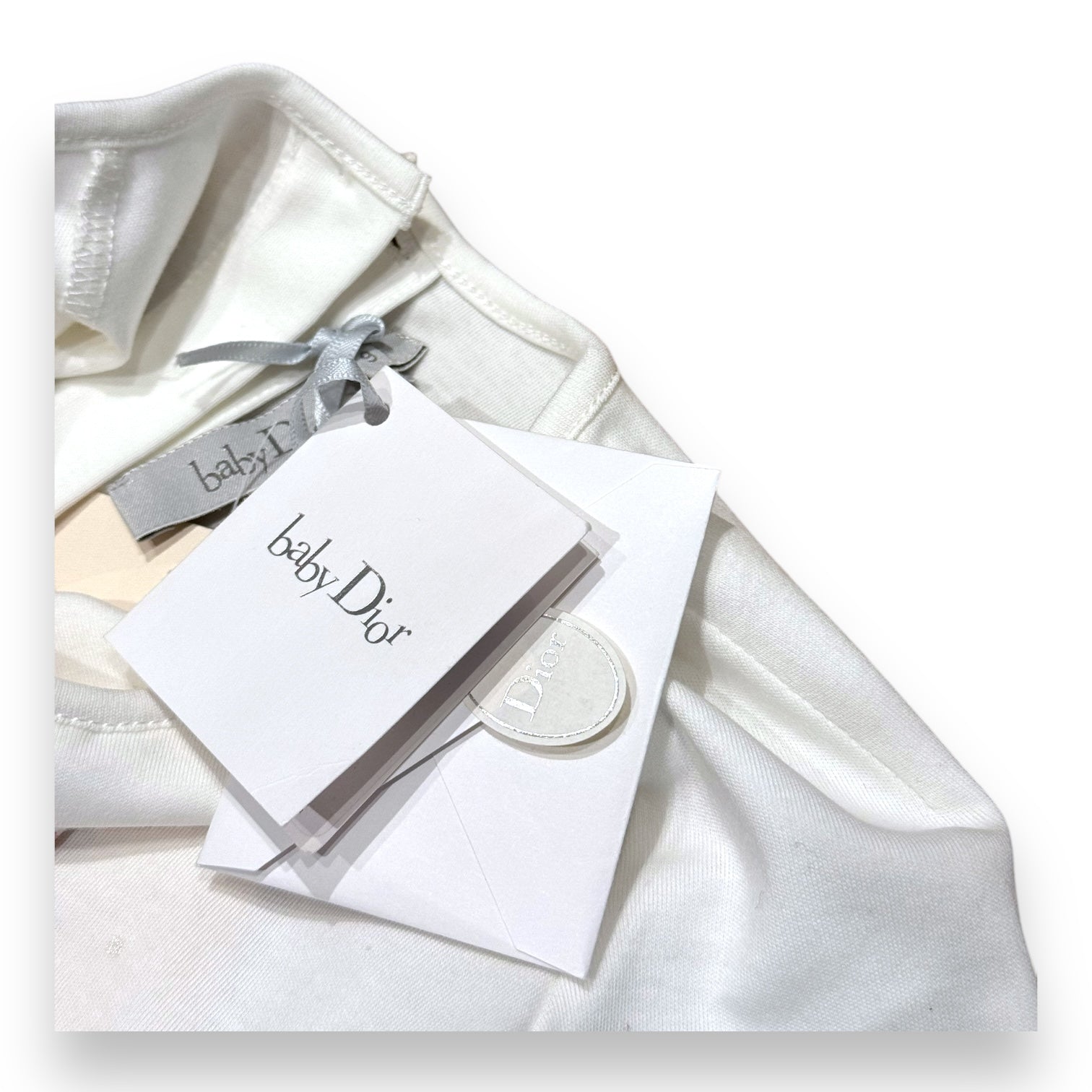 BABY DIOR - T-shirt à manches longues blanc avec imprimé neuf - 9 mois