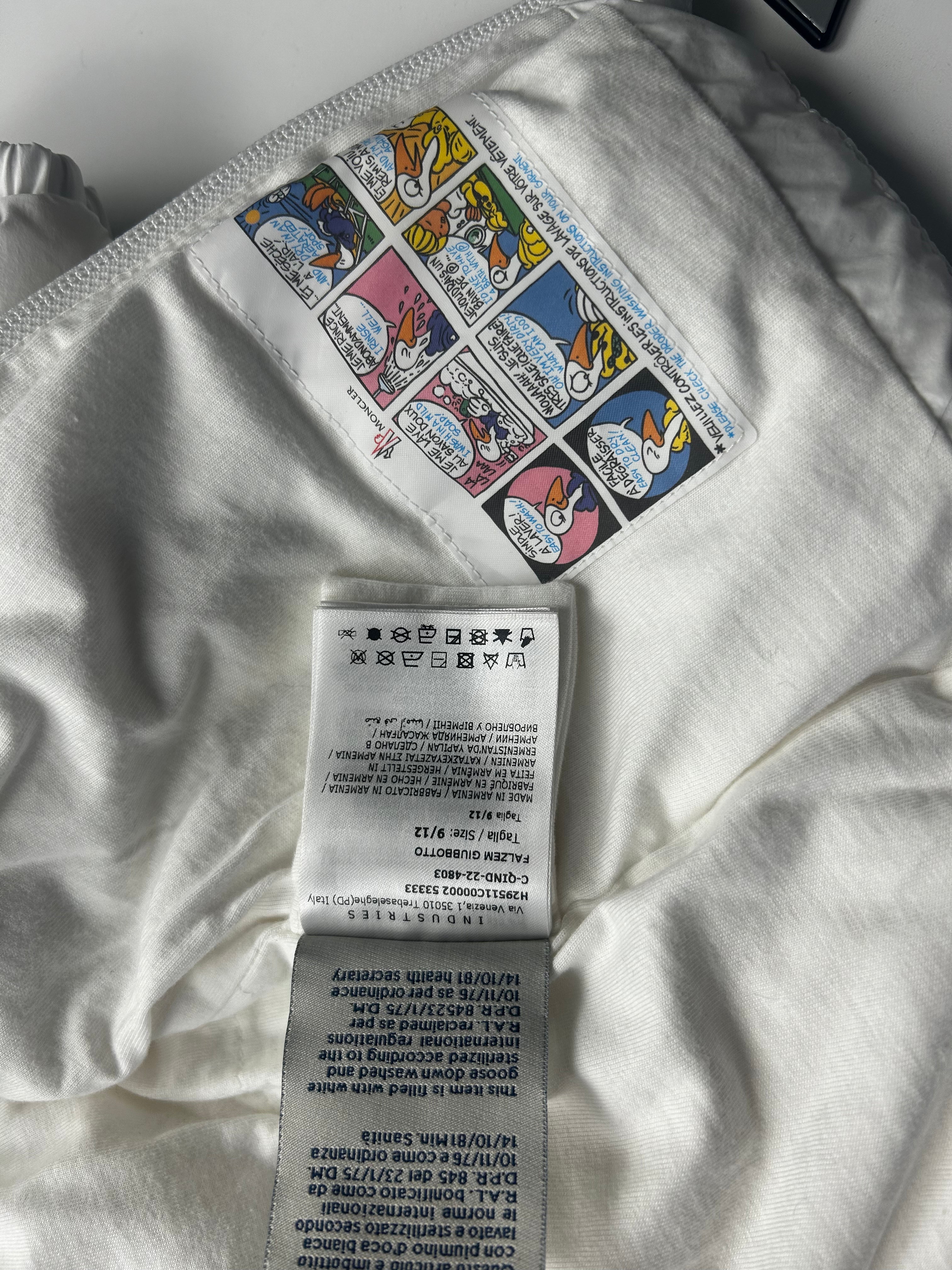 MONCLER - Neue weiße Daunenjacke - 9 Monate