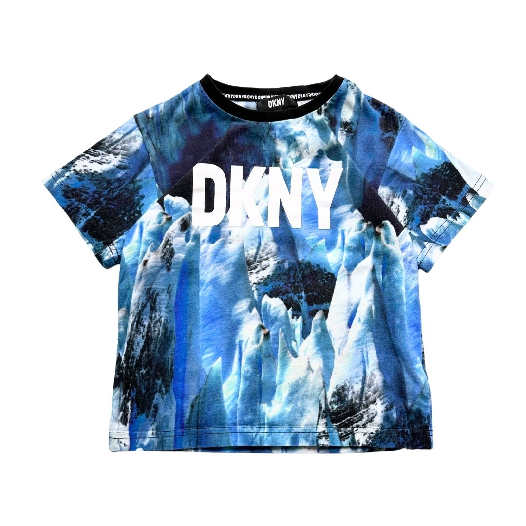 DKNY - T-shirt bleu avec imprimés - 6 ans
