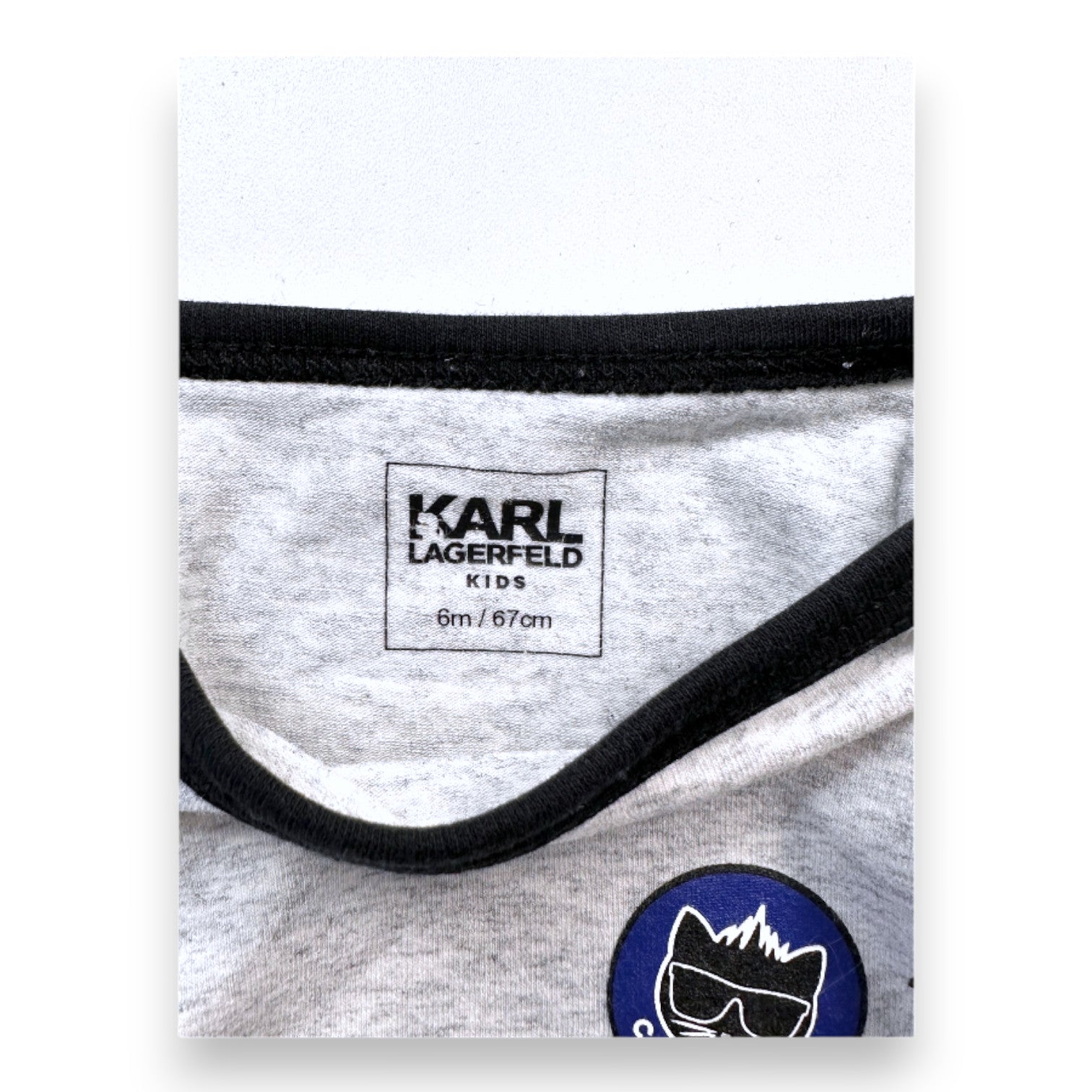 KARL LAGERFELD - Body gris et noir à manches longues avec imprimés - 6 mois