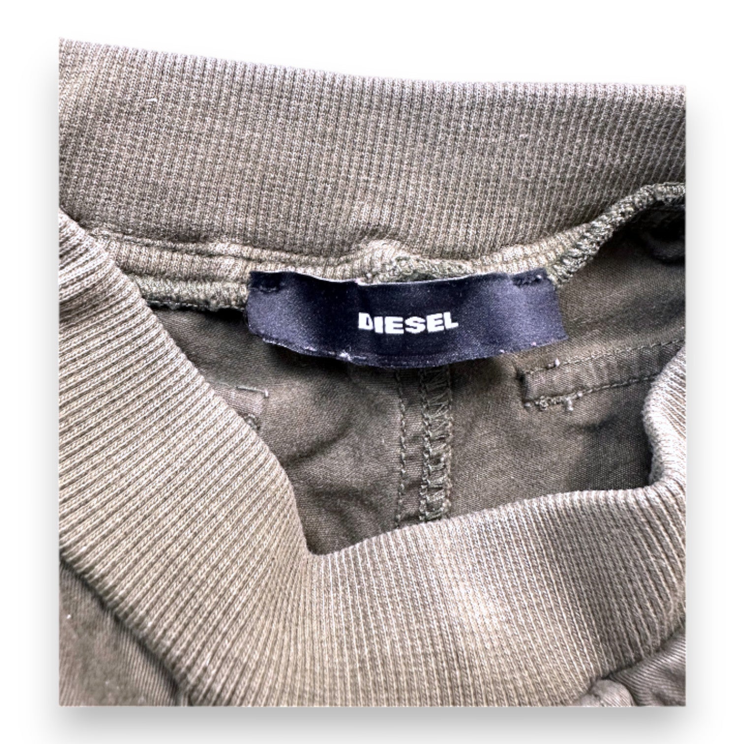 DIESEL - Grüne Jogginghose mit schwarzen und grauen Punkten - 3 Monate