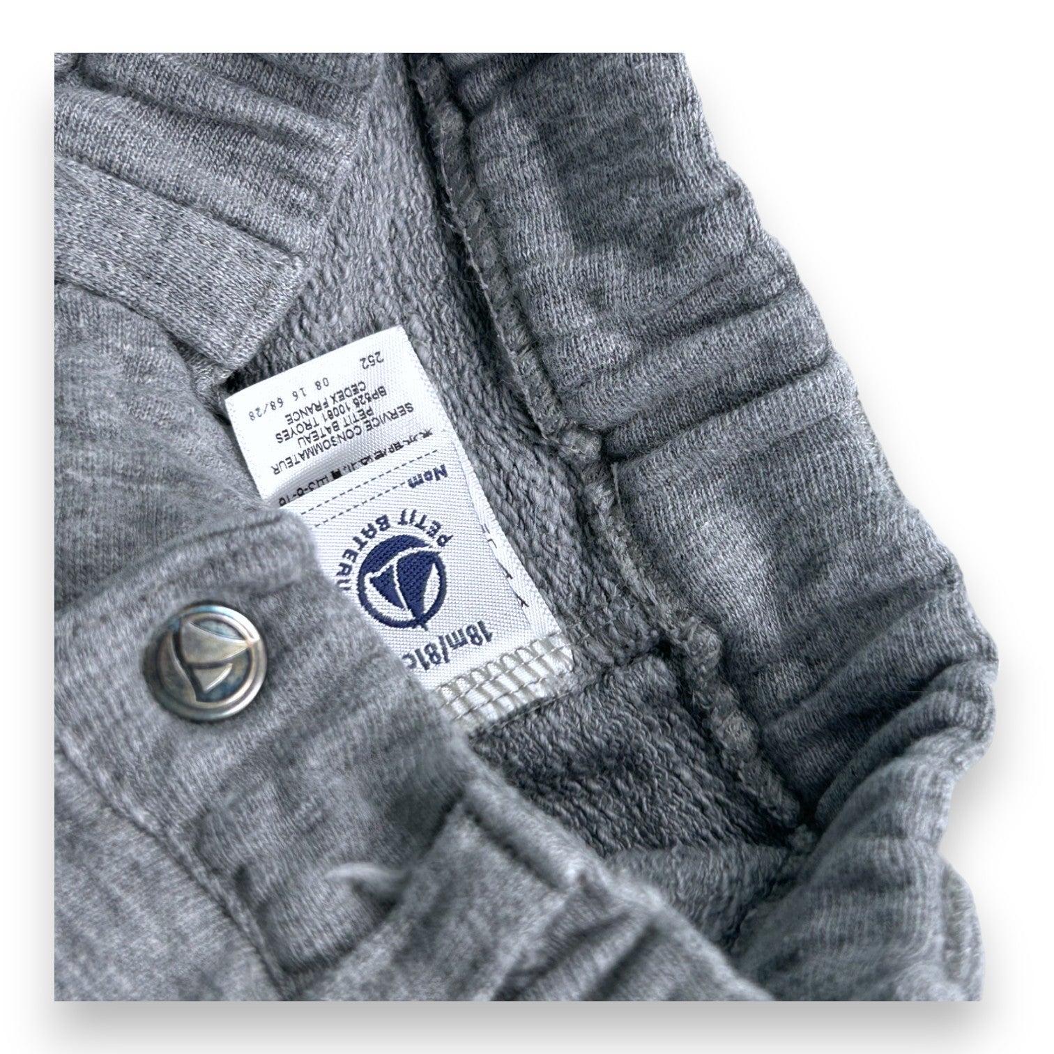 PETIT BATEAU - Pantalon gris en molleton  - 18 mois