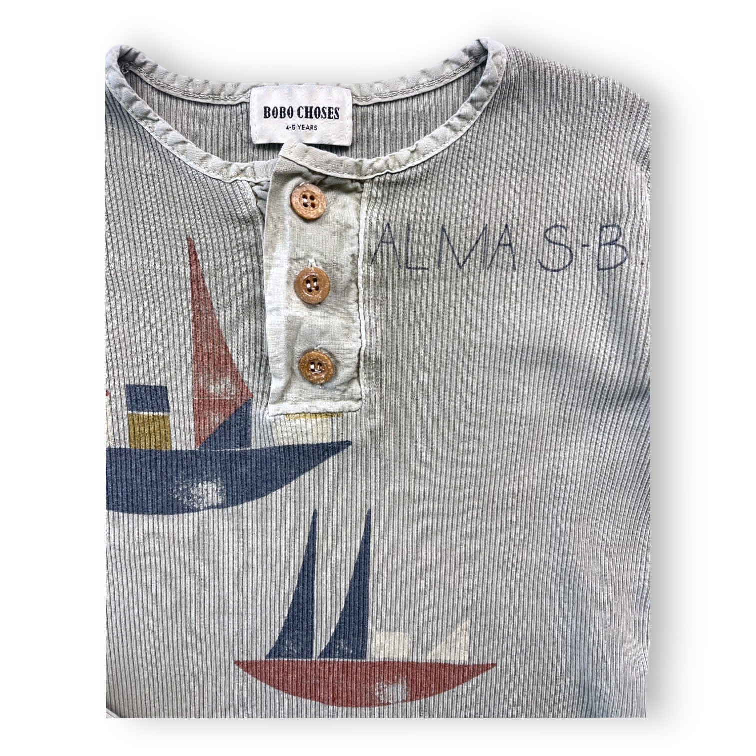 BOBO CHOSES - Langärmliges, geripptes T-Shirt in Khaki - 4/5 Jahre
