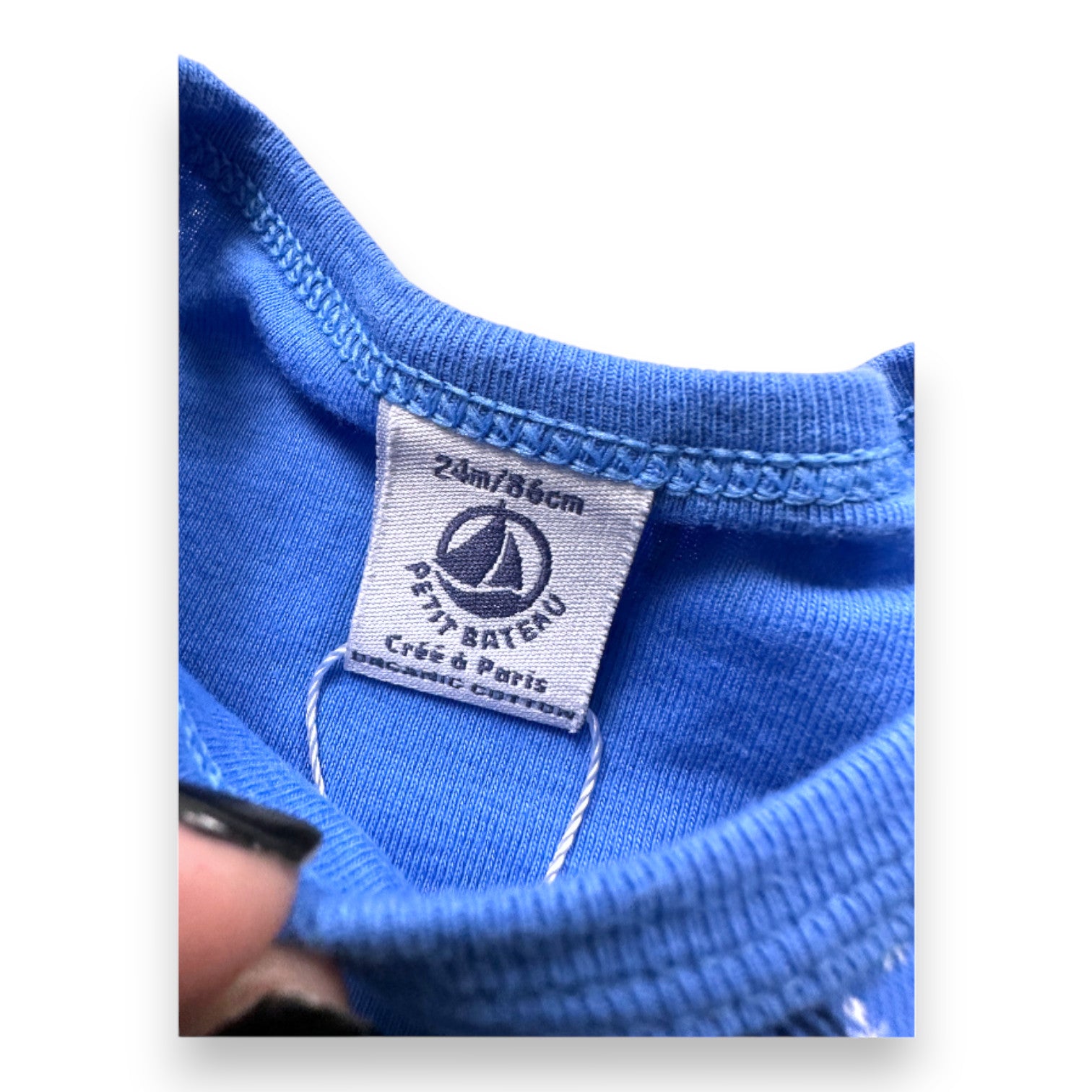 PETIT BATEAU - Blaues T-Shirt mit Mustern - 2 Jahre