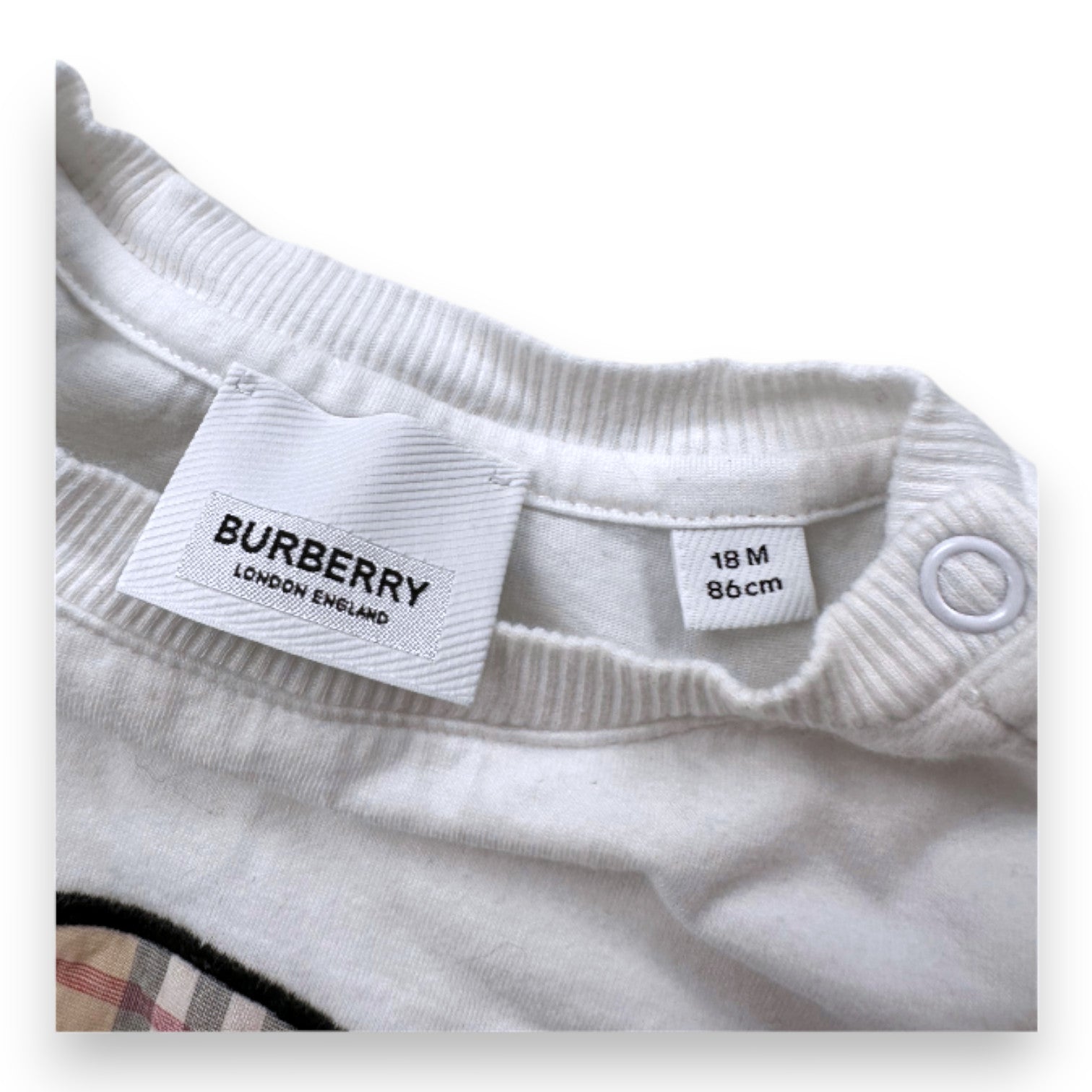 BURBERRY - White Burberry bear jumpsuit - 18 months