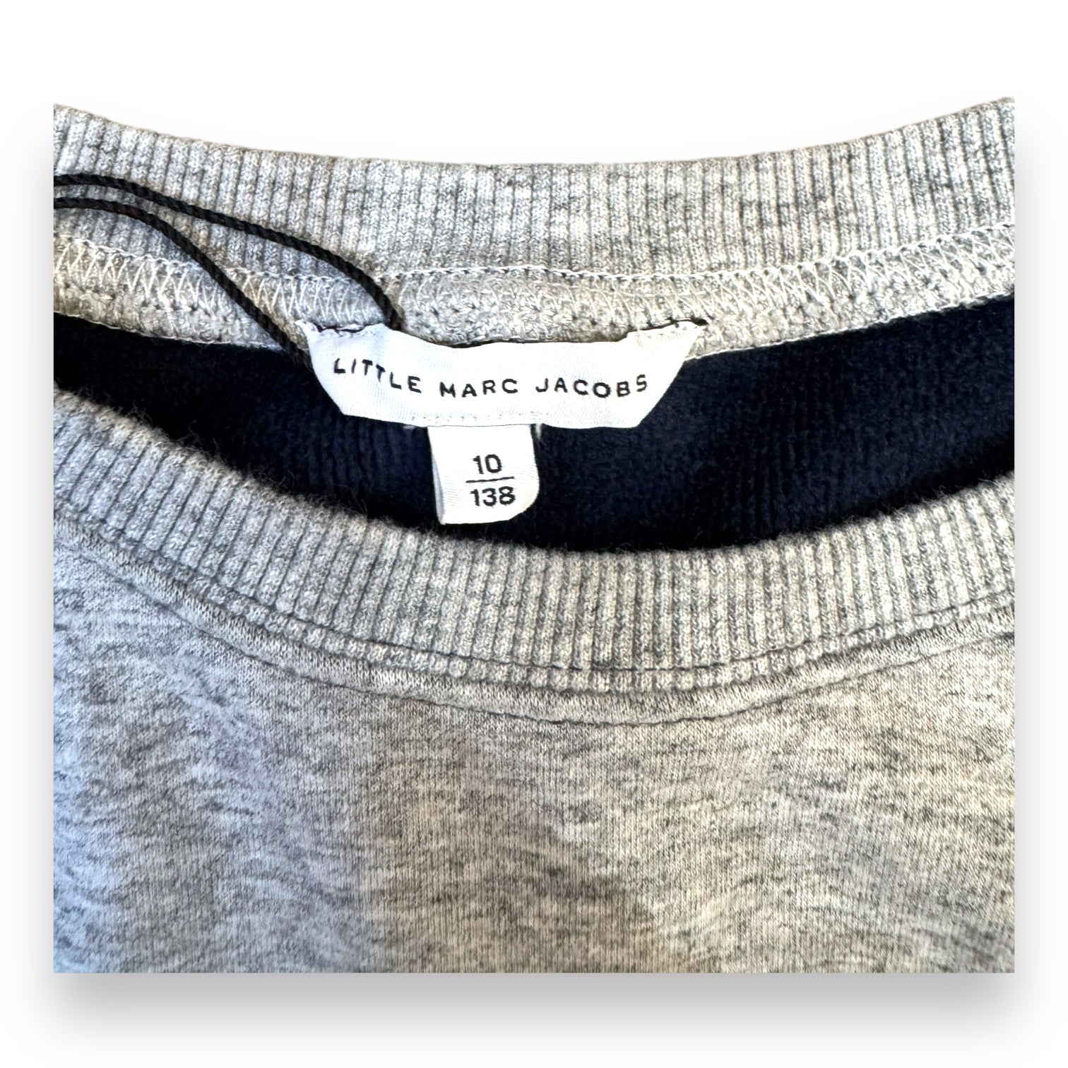 LITTLE MARC JACOBS - Grauer Pullover mit blauem Aufdruck - 10 Jahre