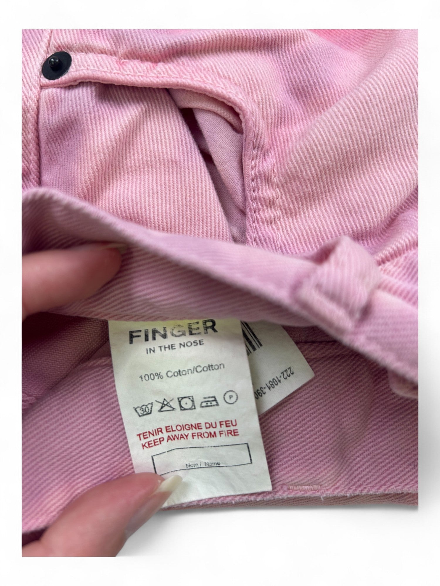 FINGER IN THE NOSE - SHORTS - 12 YEARS