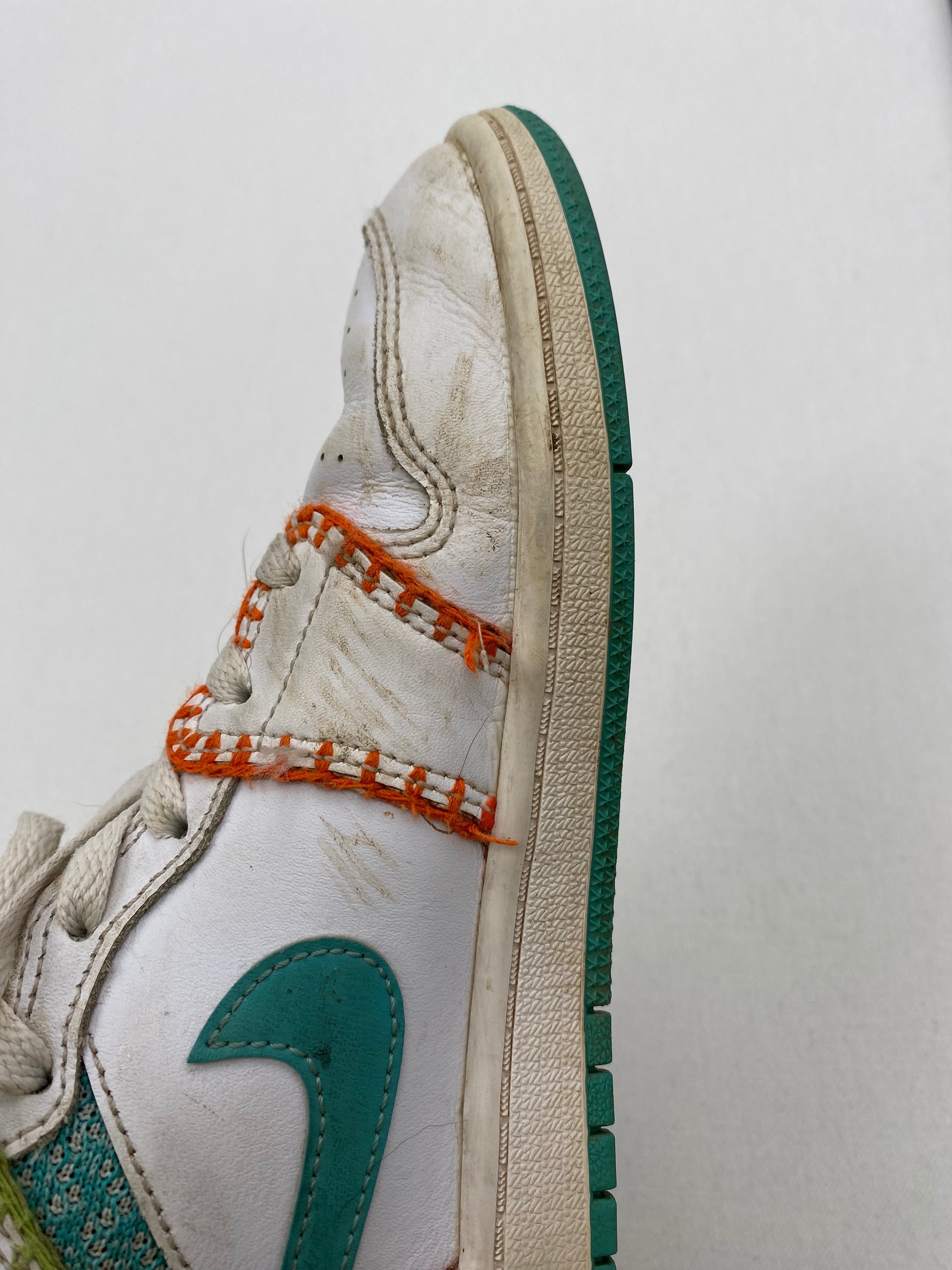 NIKE - BASKETS - BLANC, ORANGE - 35