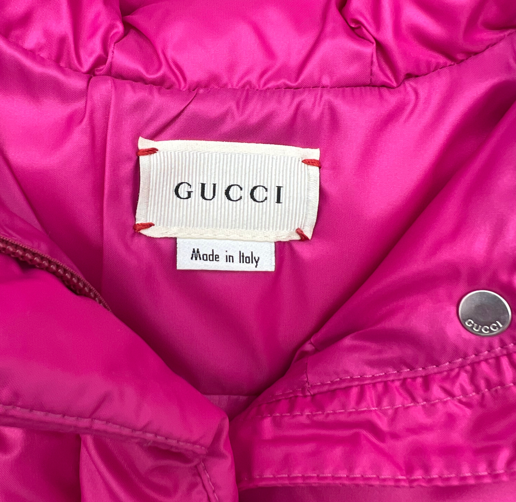 GUCCI - Fushia pink puffer jacket with sequined logo on the sleeves - 9/12 months